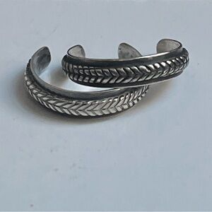 Silpada Silver Chevron Pattern toe rings